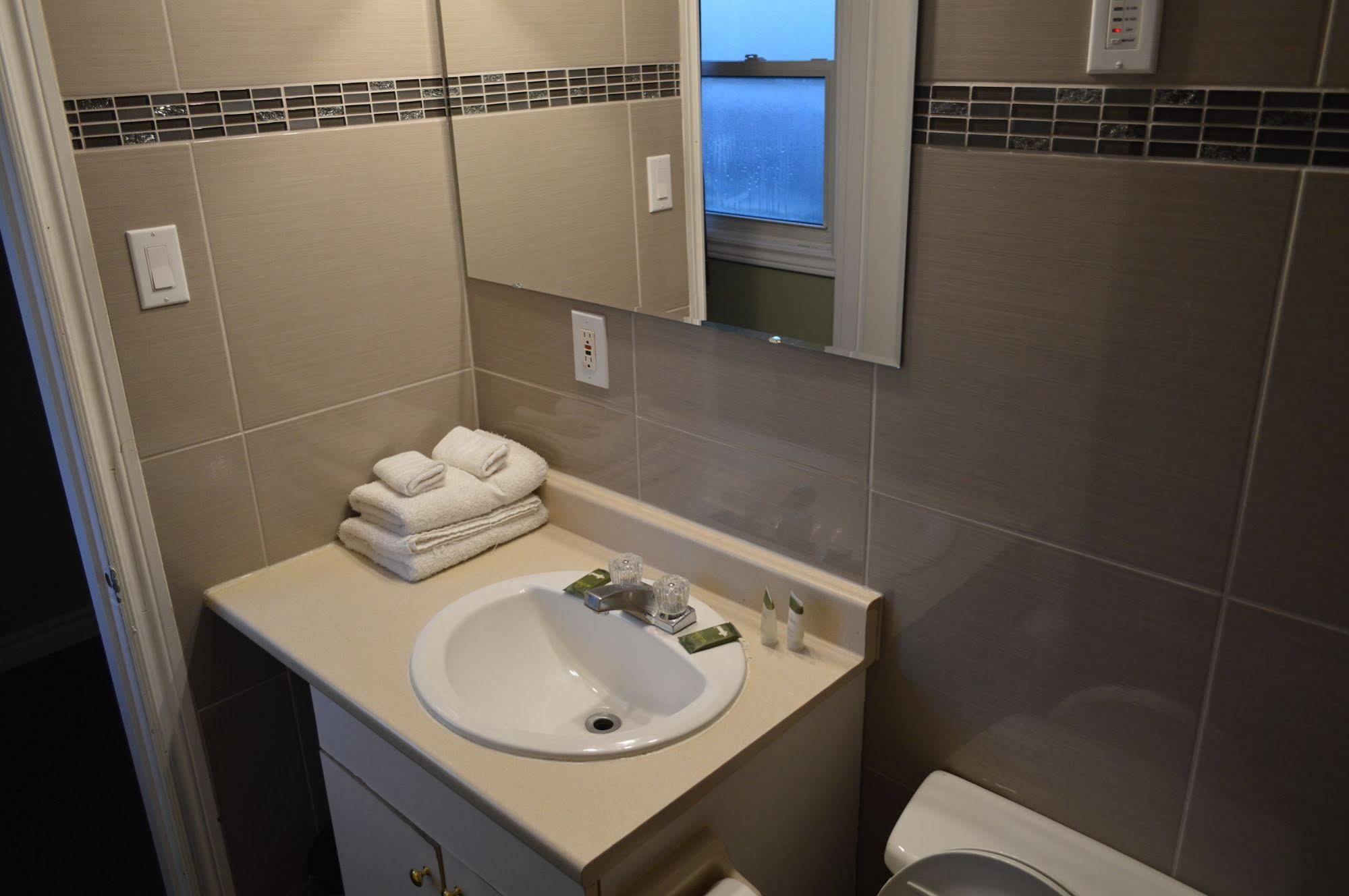Kitchener Motel Εξωτερικό φωτογραφία