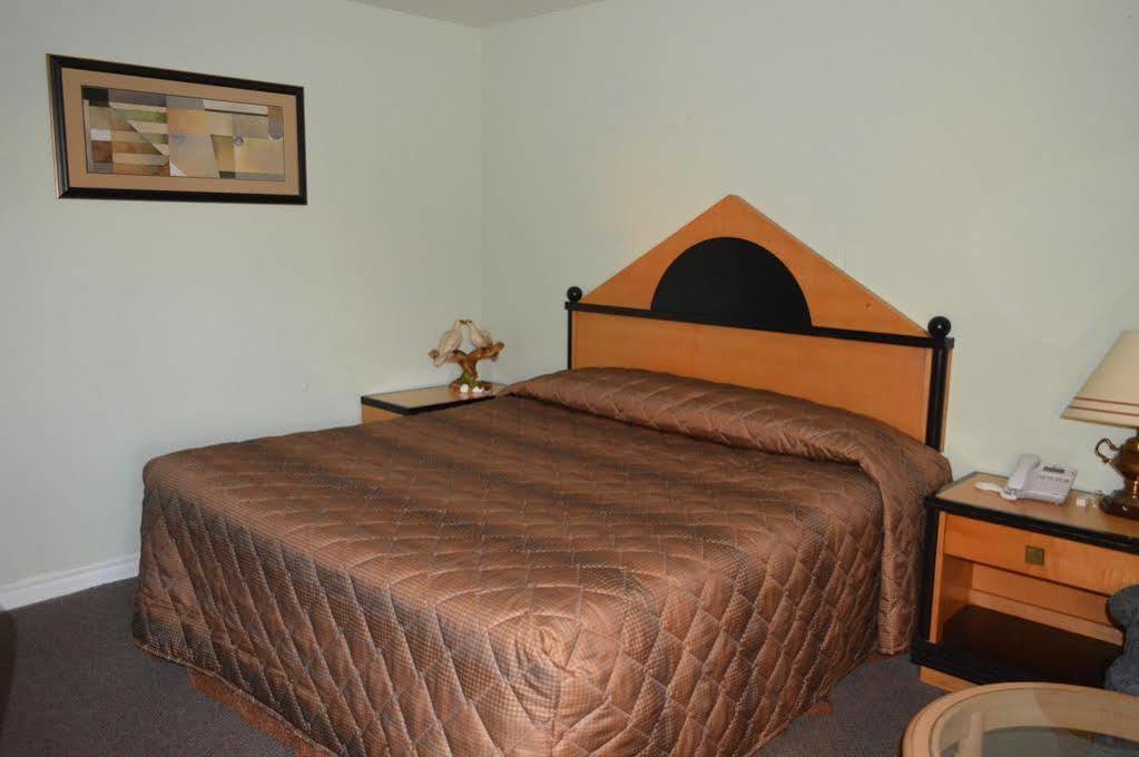 Kitchener Motel Εξωτερικό φωτογραφία